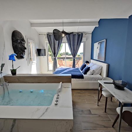 Suites JM - Les Pins Marines - Jacuzzi&Vue Mer Bandol Extérieur photo
