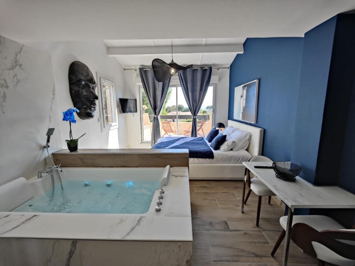 Suites JM - Les Pins Marines - Jacuzzi&Vue Mer Bandol Extérieur photo